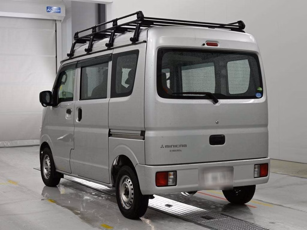 MITSUBISHI MINICAB
