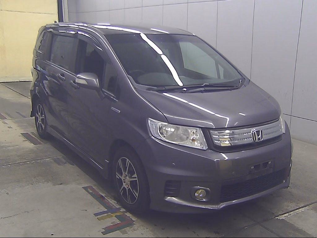 HONDA FREED SPIKE
