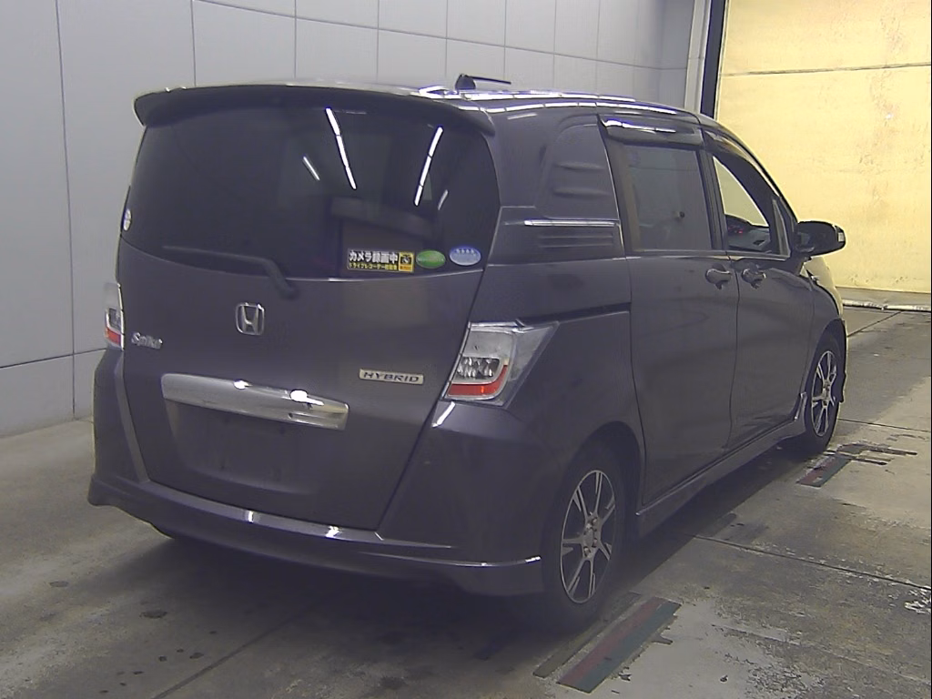 HONDA FREED SPIKE