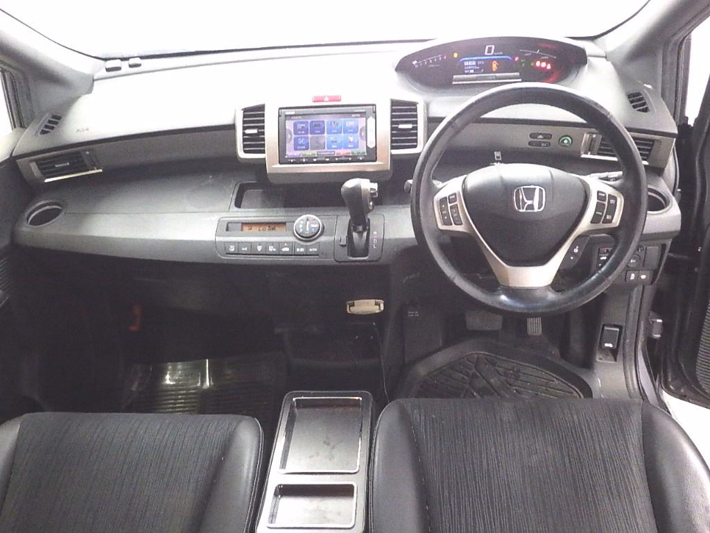 HONDA FREED SPIKE