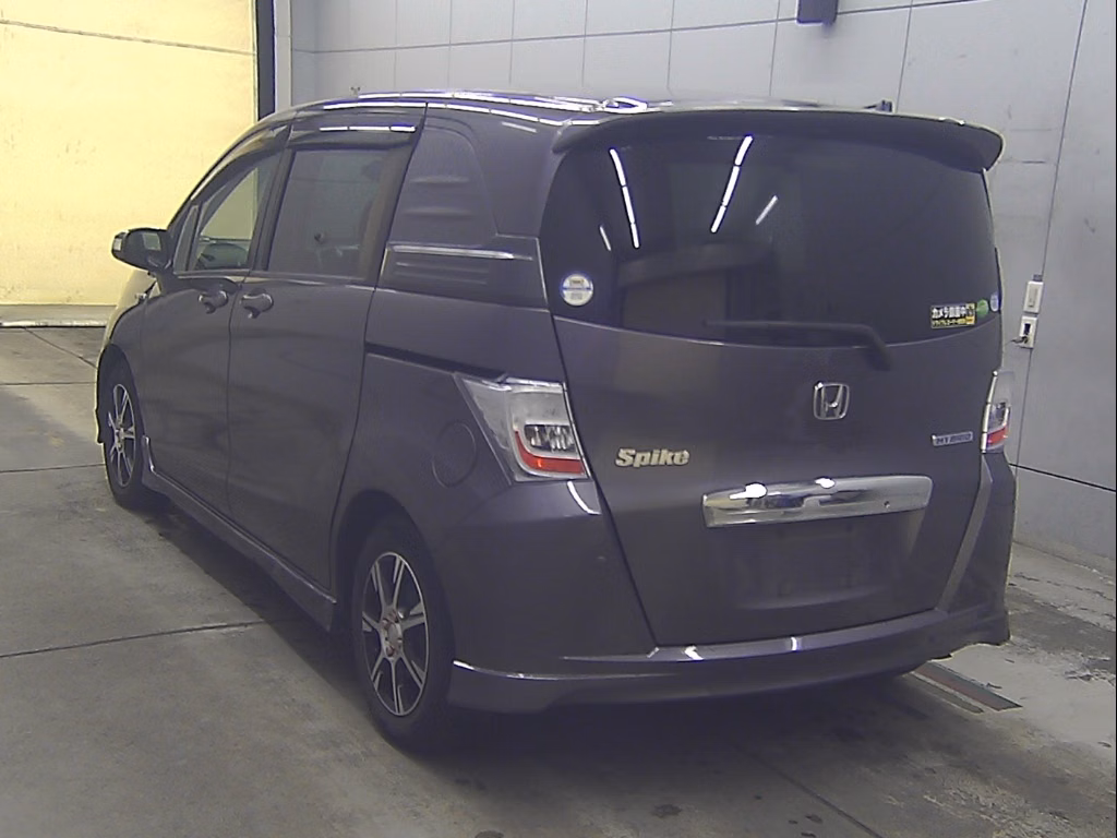 HONDA FREED SPIKE