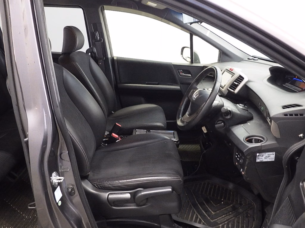 HONDA FREED SPIKE