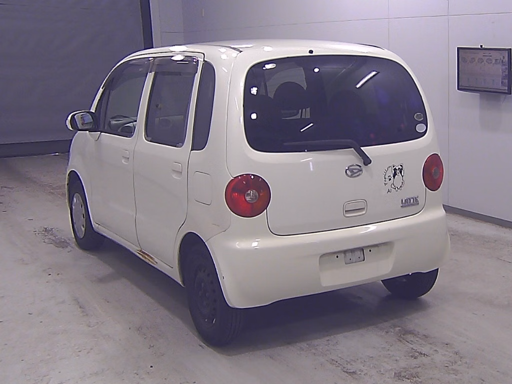 DAIHATSU MOVE LATTE
