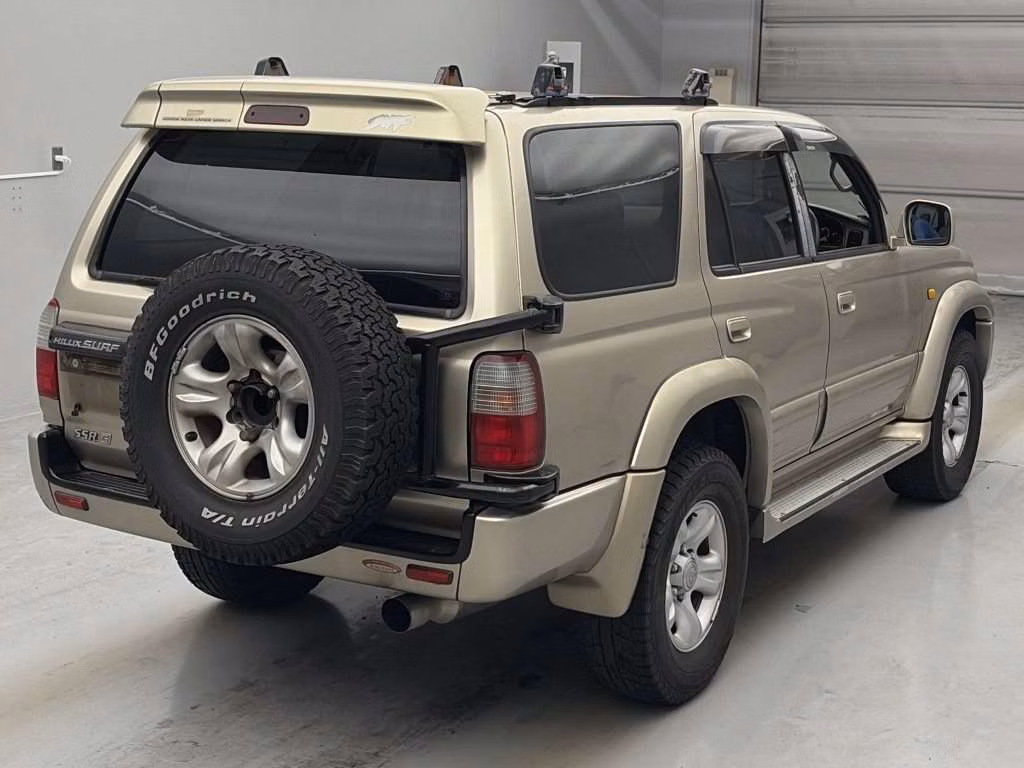 TOYOTA HILUX SURF