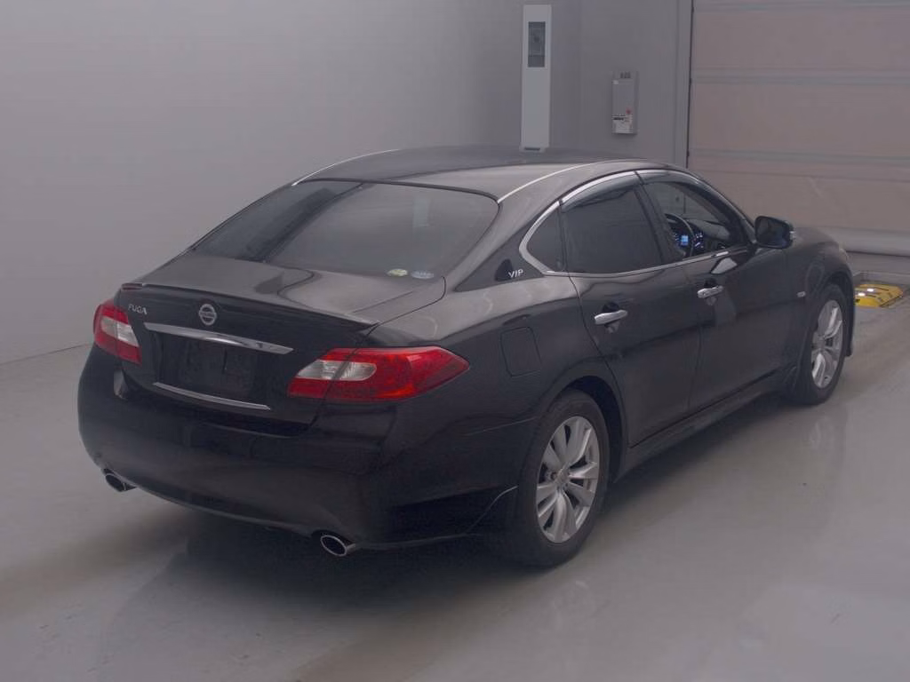 NISSAN FUGA