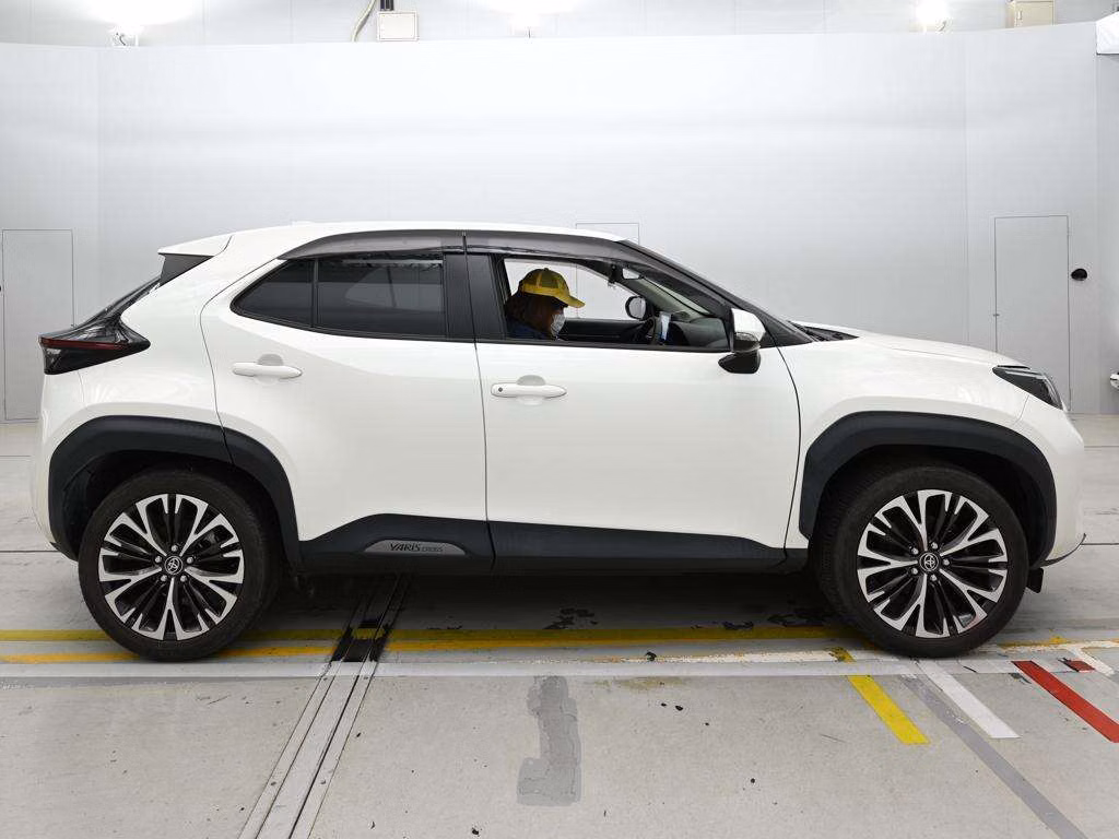 TOYOTA YARIS CROSS