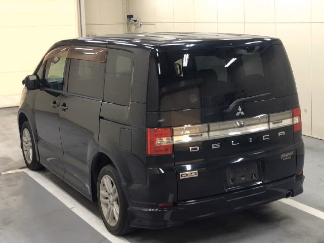 MITSUBISHI DELICA D:5
