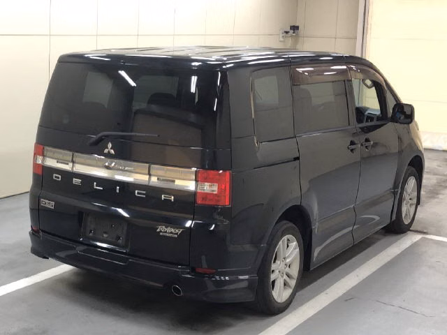 MITSUBISHI DELICA D:5