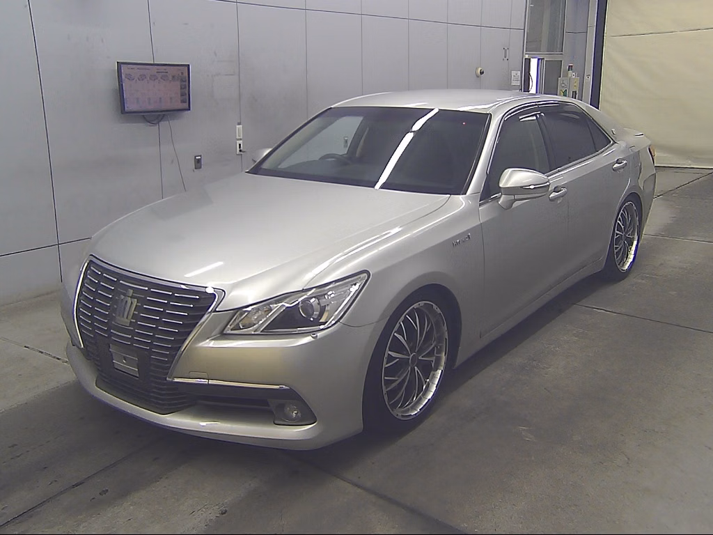 TOYOTA CROWN