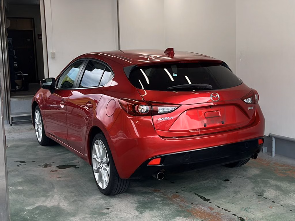 MAZDA AXELA
