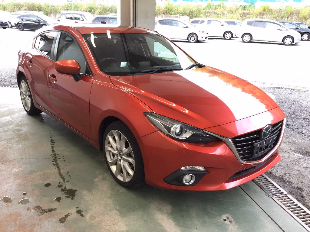 MAZDA AXELA