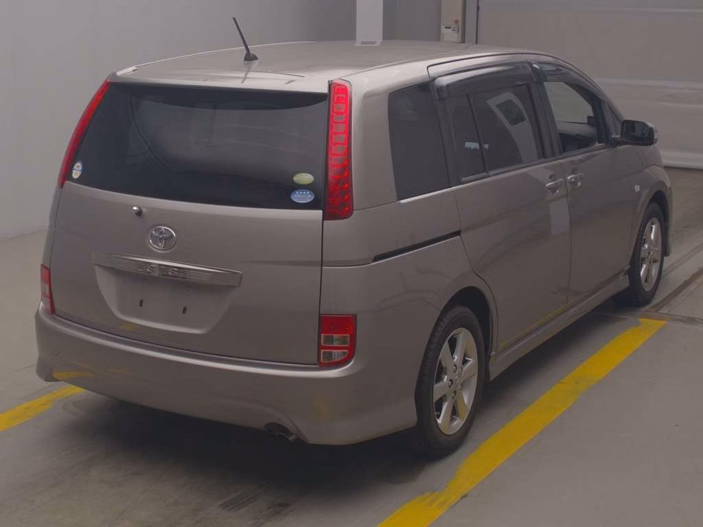 TOYOTA ISIS