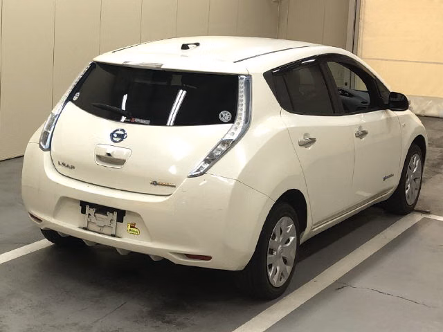 NISSAN LEAF