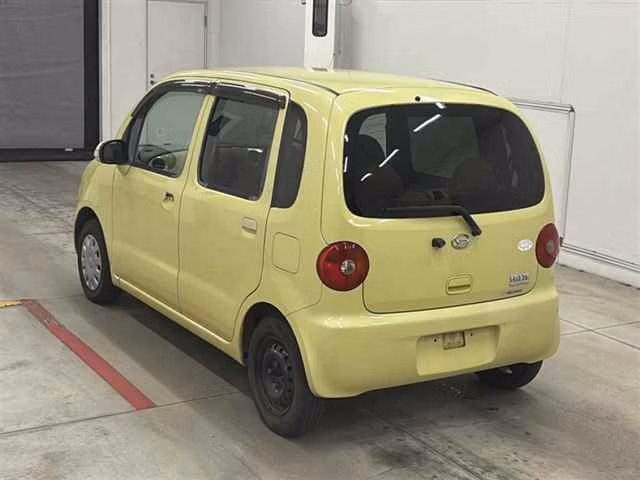 DAIHATSU MOVE LATTE