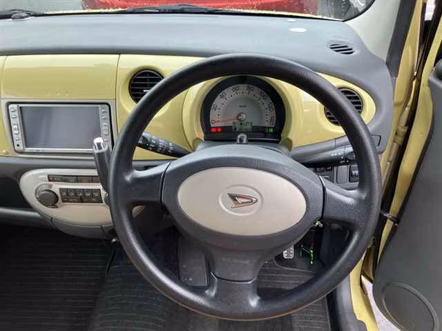 DAIHATSU MOVE LATTE