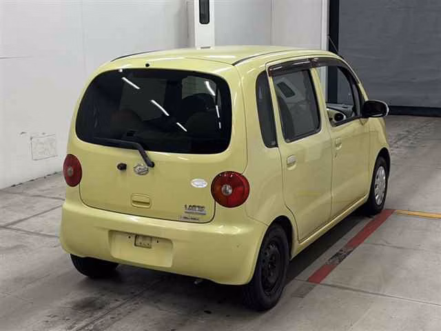 DAIHATSU MOVE LATTE