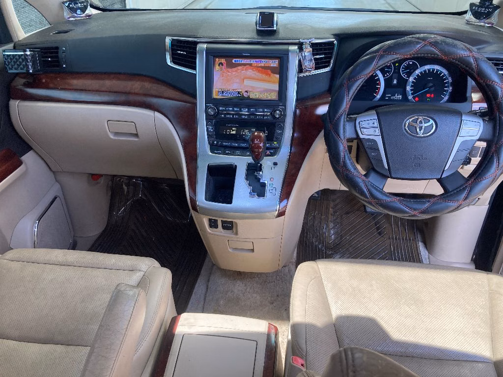 TOYOTA VELLFIRE