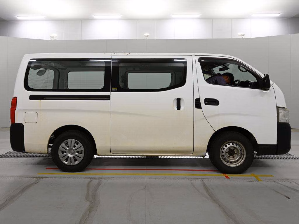 NISSAN NV350 CARAVAN