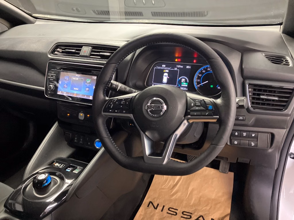 NISSAN LEAF
