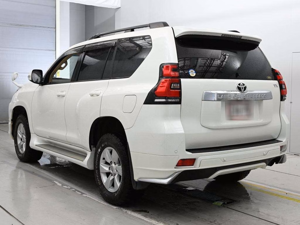 TOYOTA LAND CRUISER PRADO