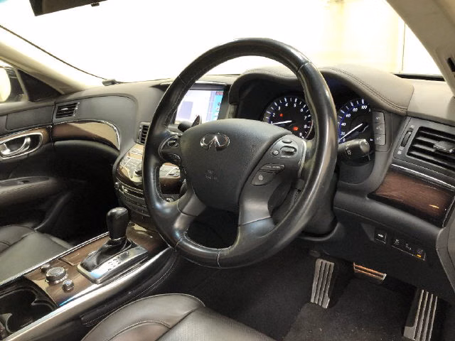 NISSAN FUGA