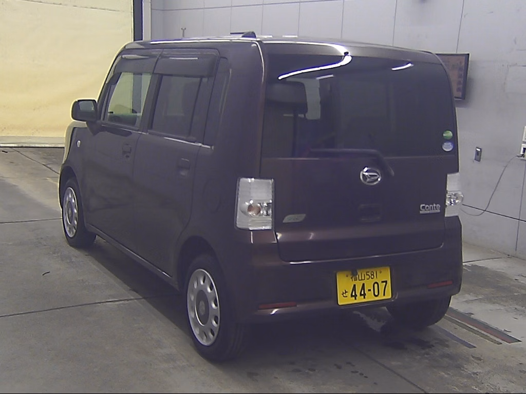 DAIHATSU MOVE CONTE