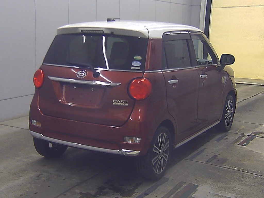 DAIHATSU CAST