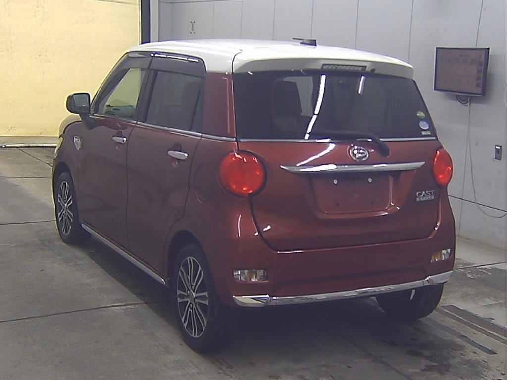 DAIHATSU CAST