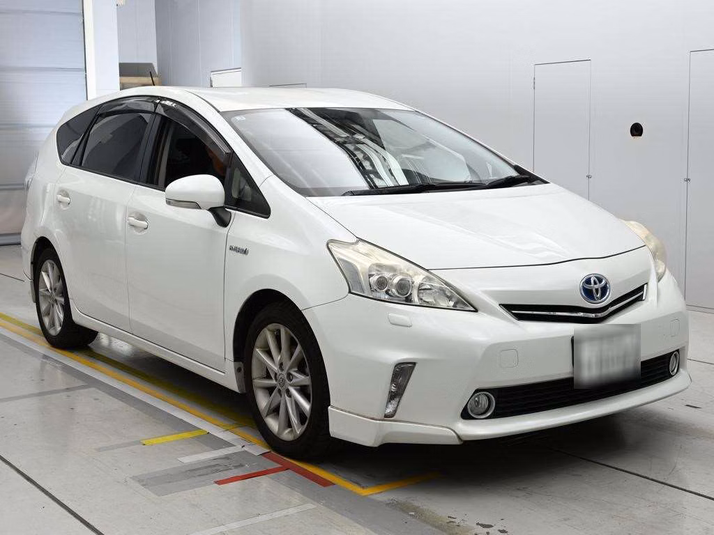 TOYOTA PRIUS ALPHA
