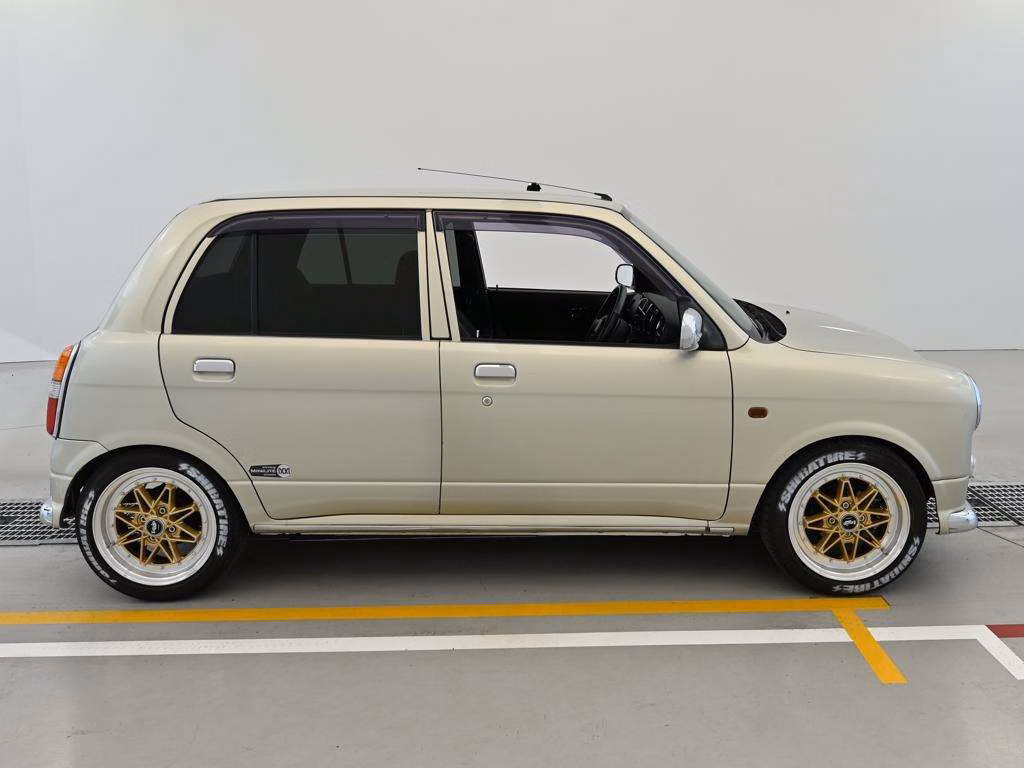 DAIHATSU MIRA GINO