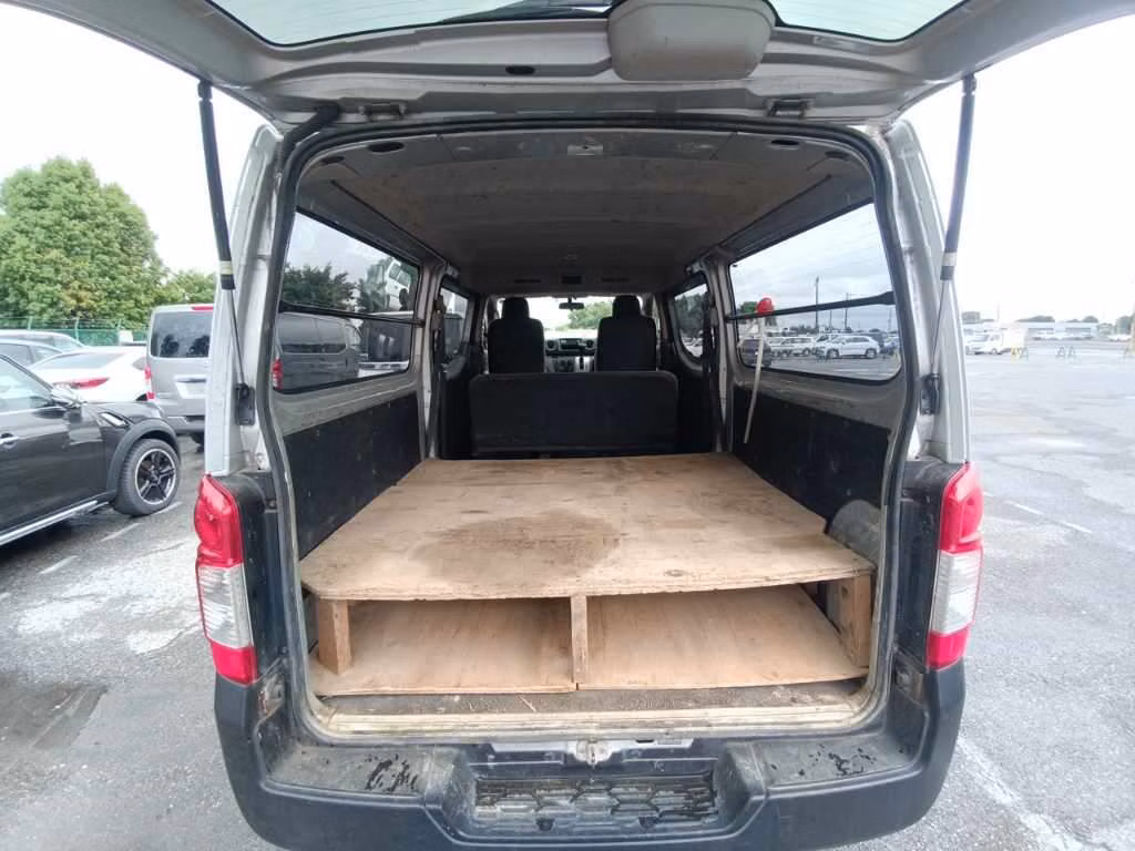 NISSAN NV350 CARAVAN