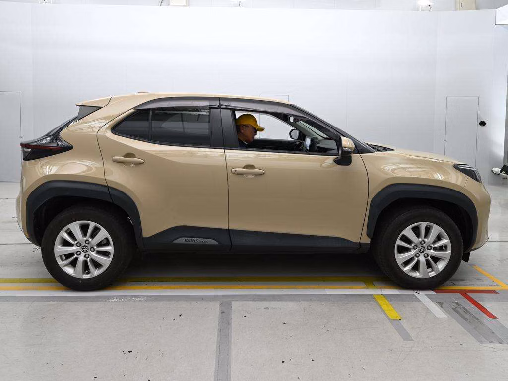 TOYOTA YARIS CROSS