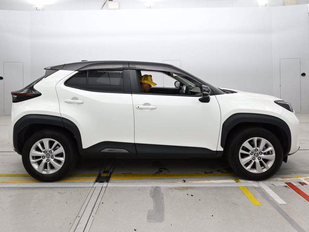 TOYOTA YARIS CROSS