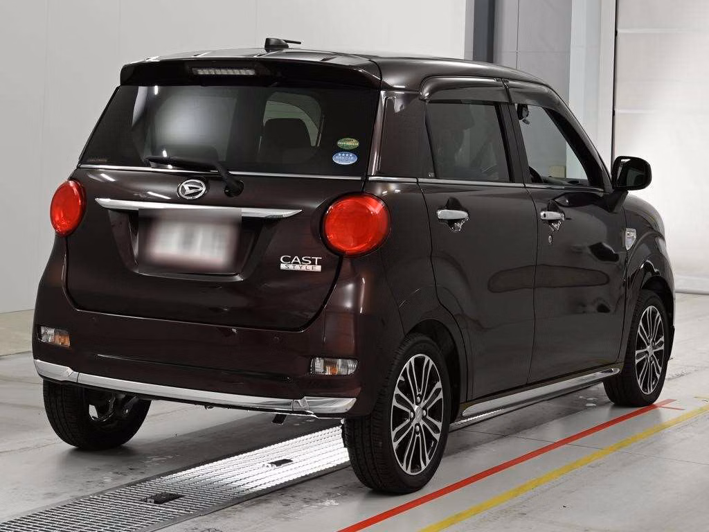 DAIHATSU CAST