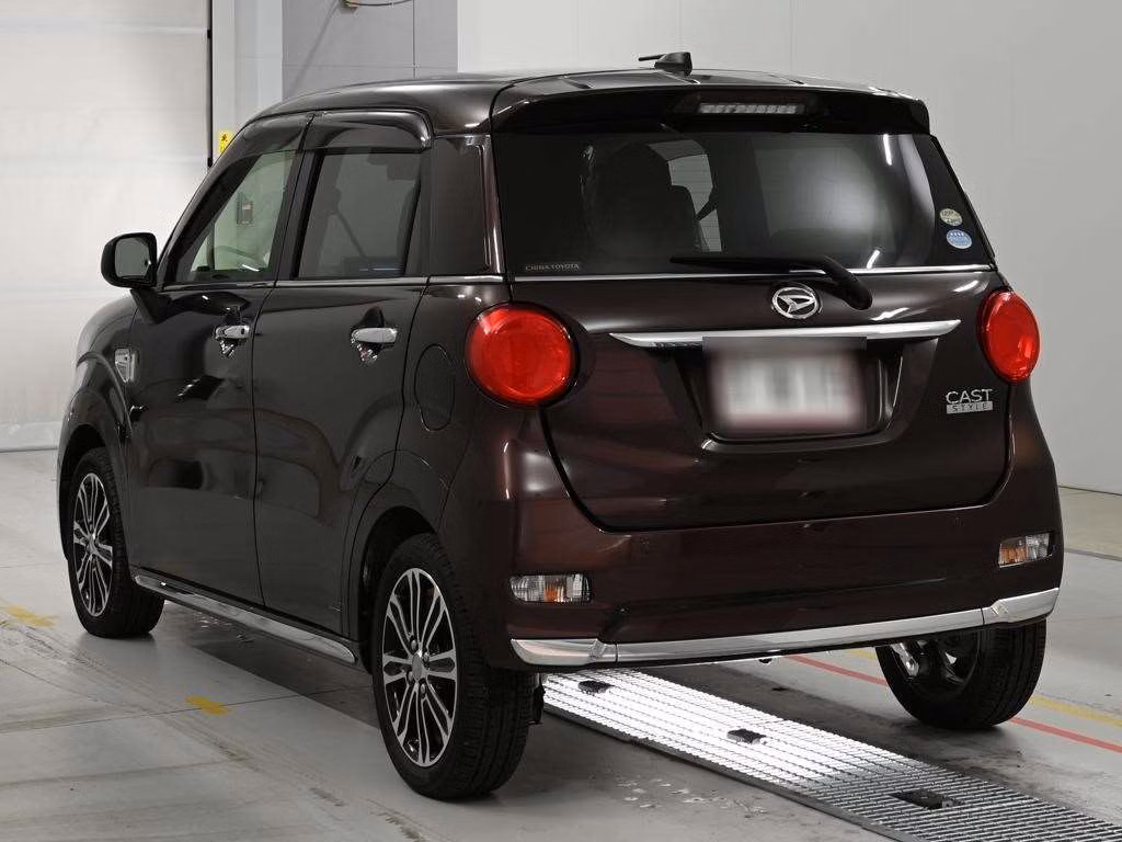 DAIHATSU CAST