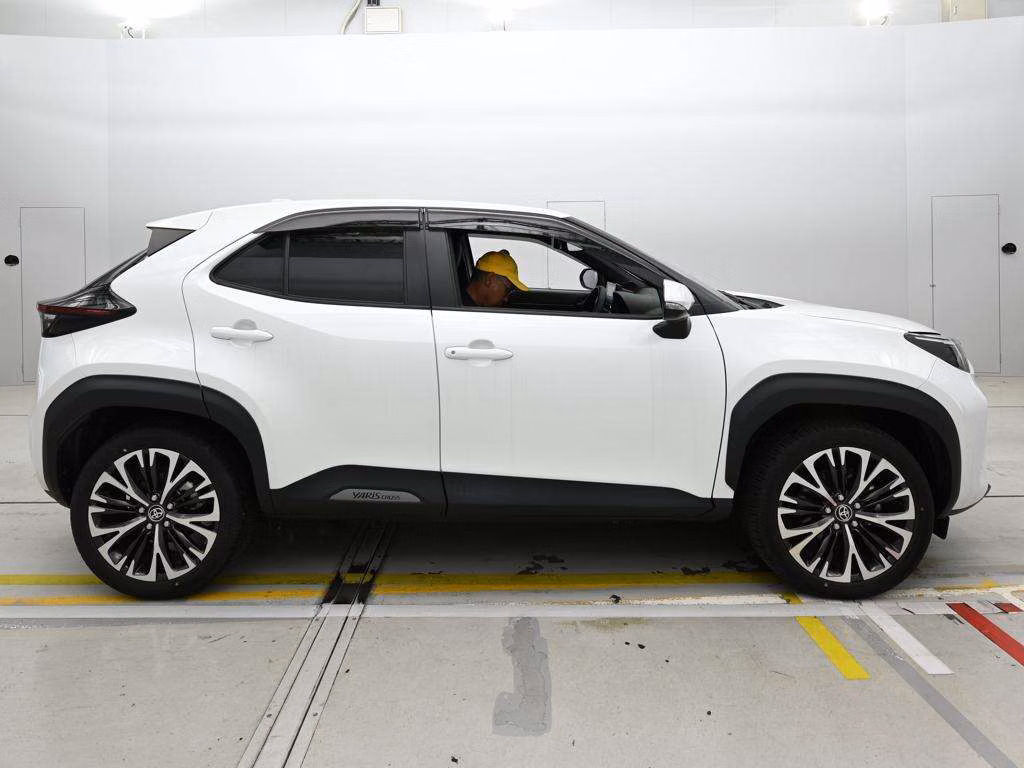 TOYOTA YARIS CROSS