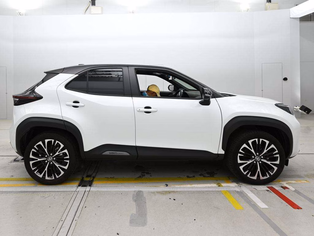 TOYOTA YARIS CROSS