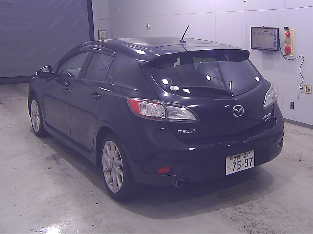 MAZDA AXELA