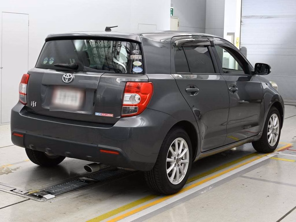 TOYOTA IST