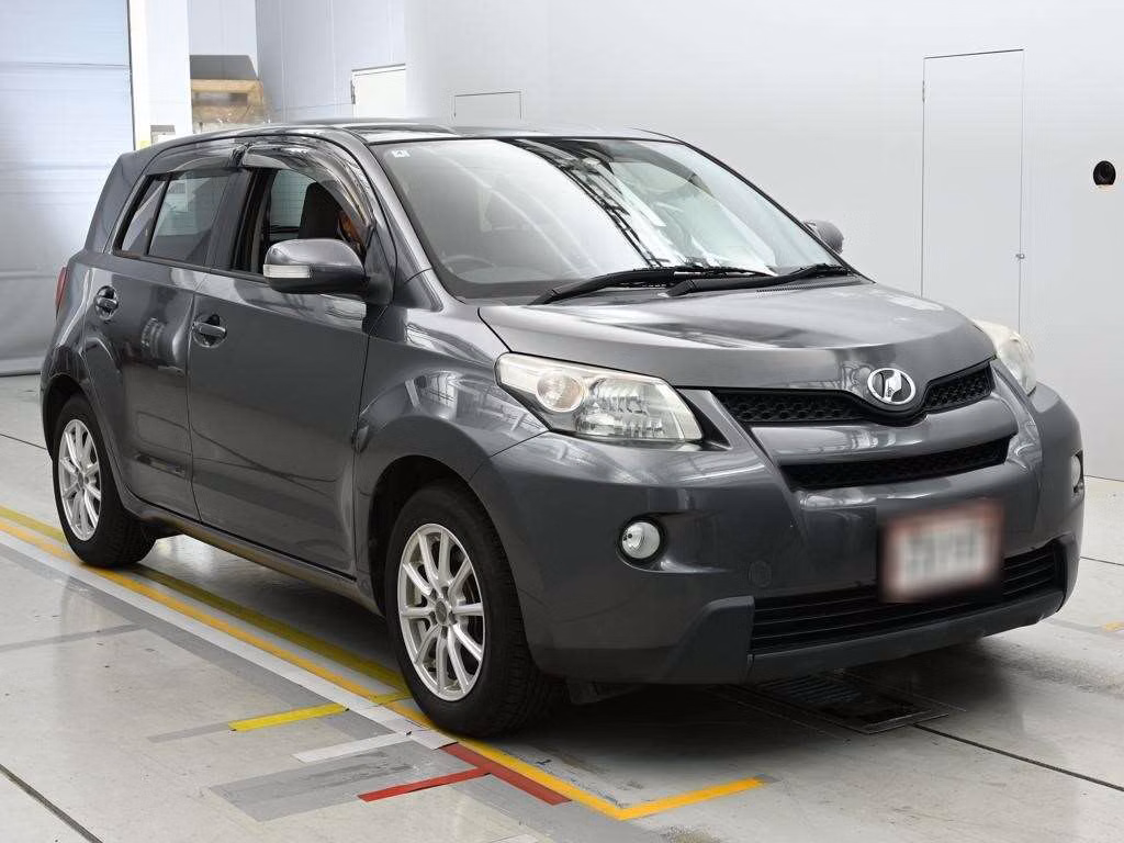 TOYOTA IST