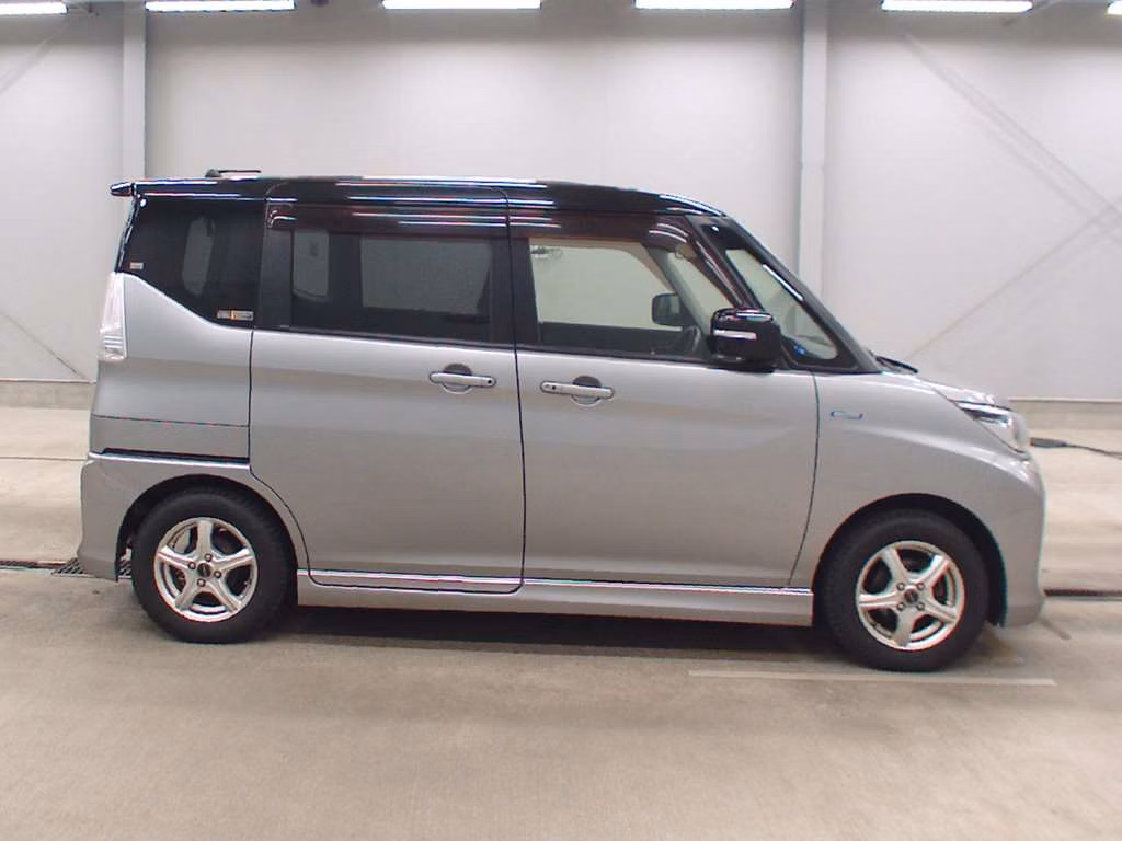 MITSUBISHI DELICA D:2