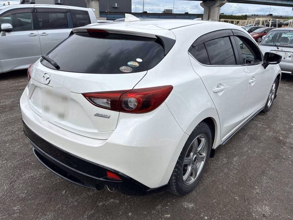 MAZDA AXELA