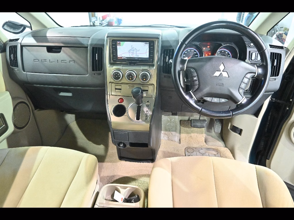 MITSUBISHI DELICA D:5