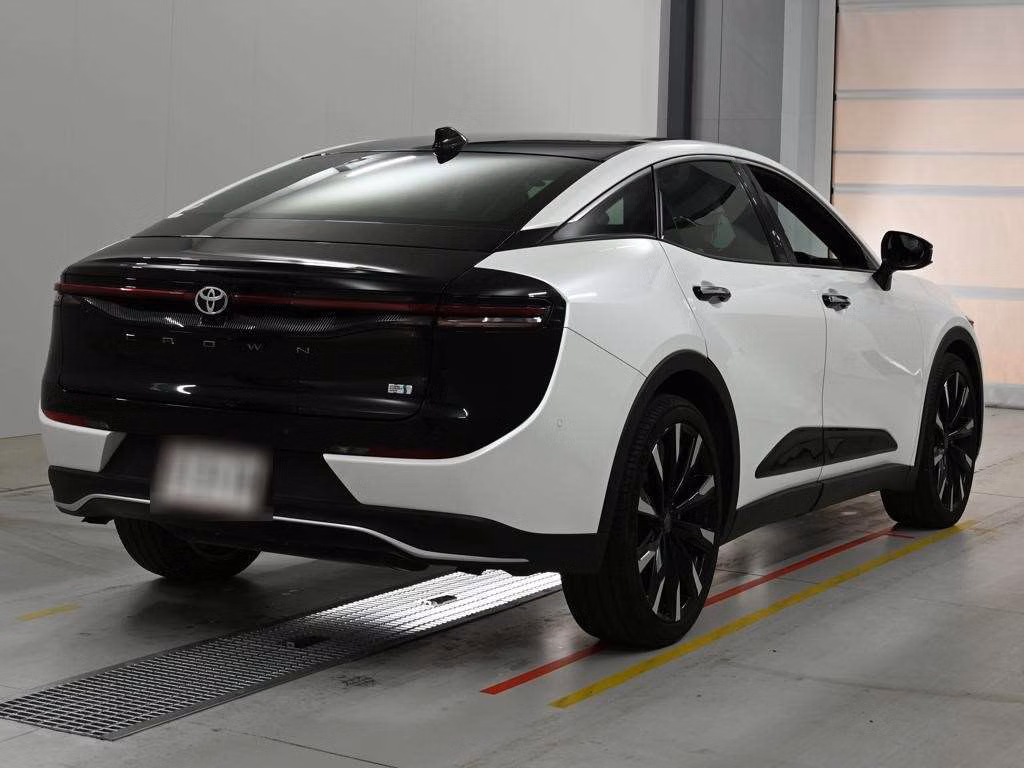 TOYOTA CROWN