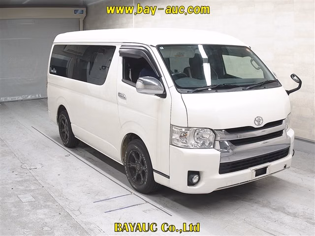 TOYOTA HIACE