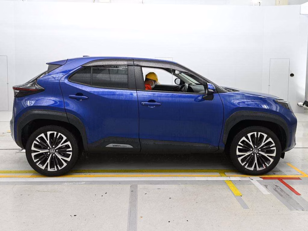 TOYOTA YARIS CROSS