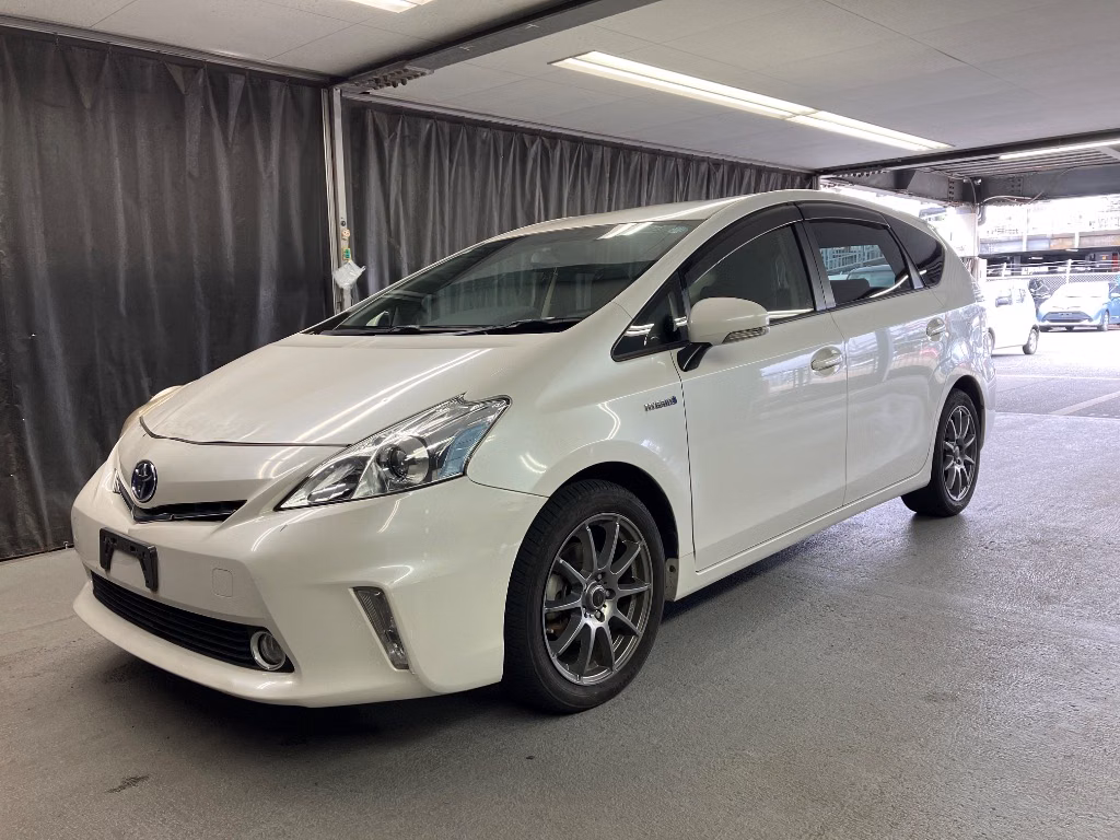 TOYOTA PRIUS ALPHA