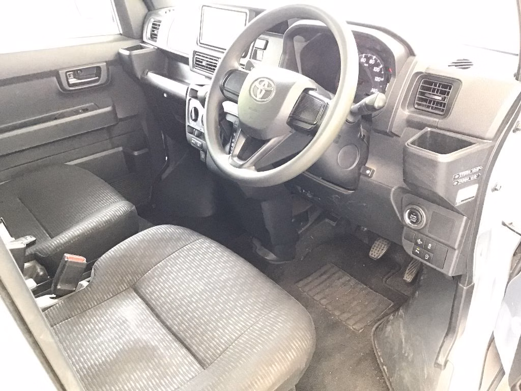 TOYOTA PIXIS VAN