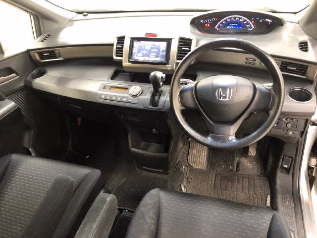 HONDA FREED SPIKE