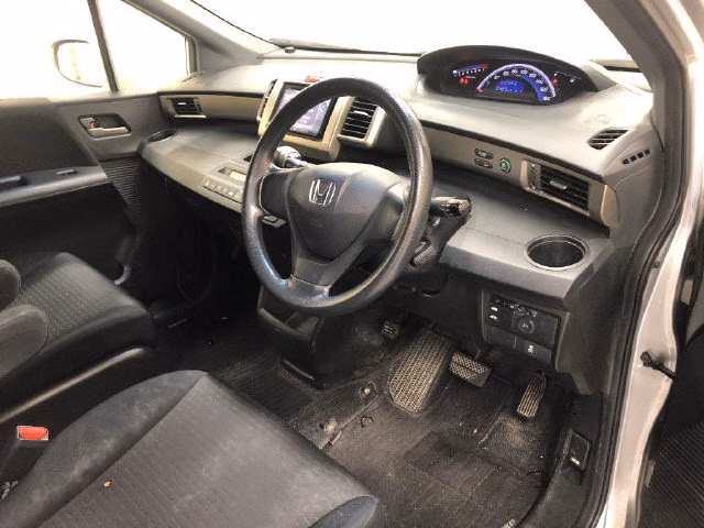HONDA FREED SPIKE